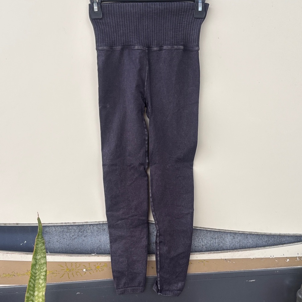 Beyond Yoga Dark Gray Ribbed Leggings